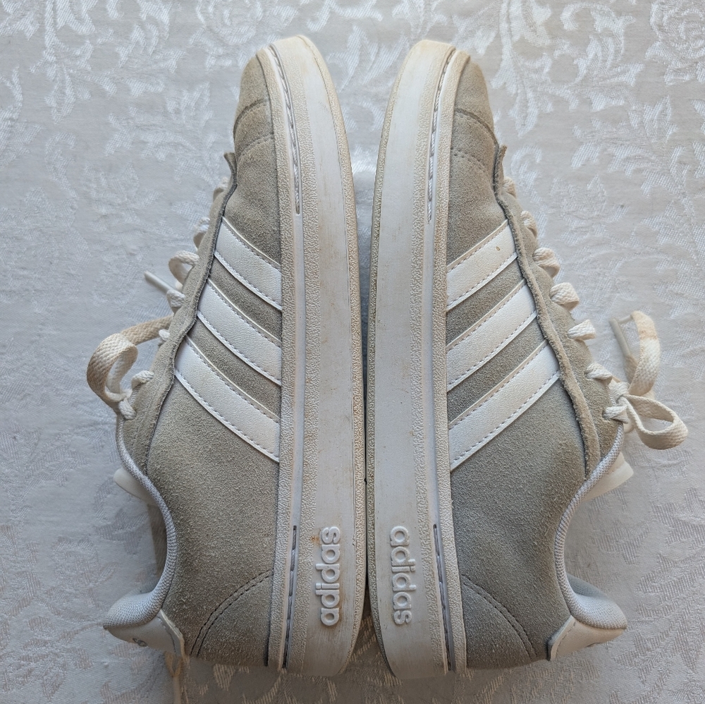 Adidas Grey Suede Trainers/Sneakers.  W 7.5 M 6  Eur 39 1/2